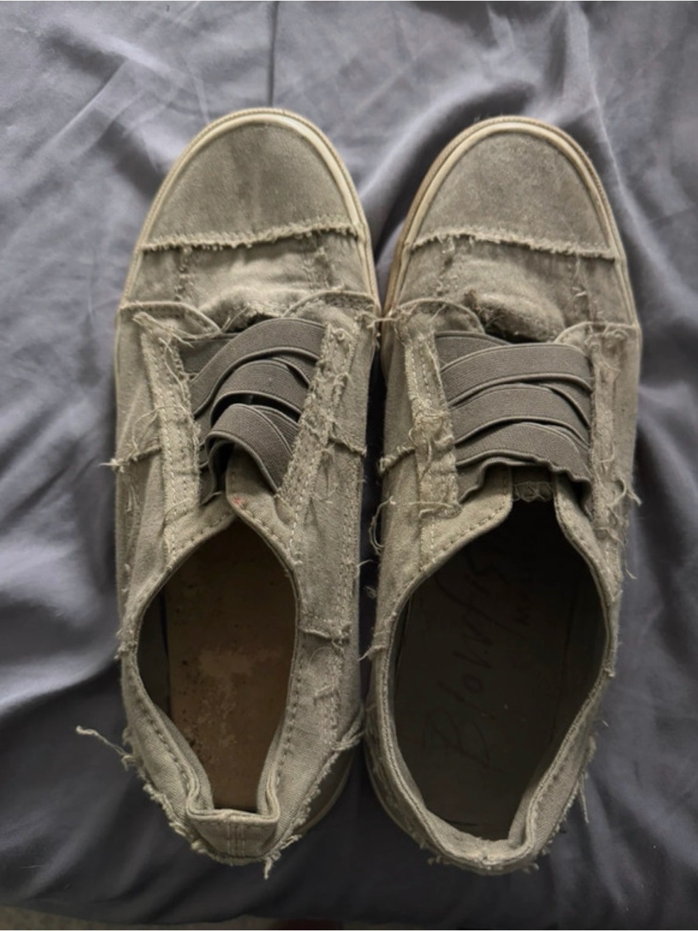 Blowfish Malibu Light Camo Green Distressed Slip On Sneakers Elastic Lace Sz 10